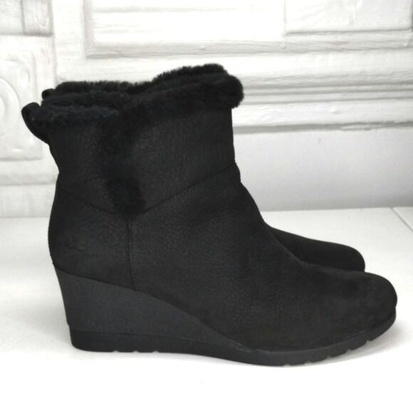 UGG Devorah Waterproof Winter Boots 8 Black Nubuck Wedge Slip-On - Picture 2 of 9
